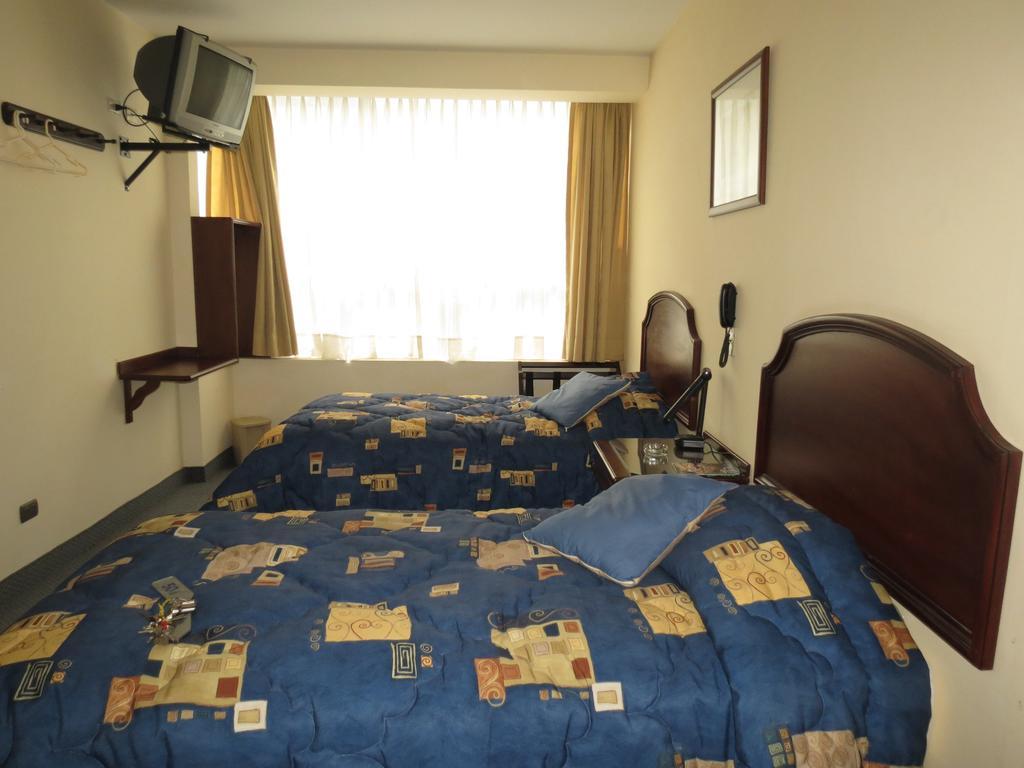 Hotel Plaza Mayor Lima Cameră foto