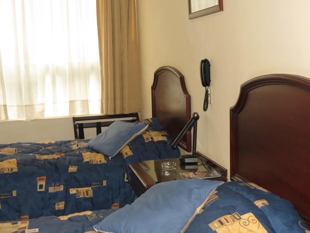 Hotel Plaza Mayor Lima Cameră foto