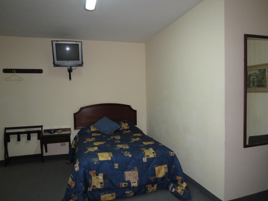 Hotel Plaza Mayor Lima Cameră foto