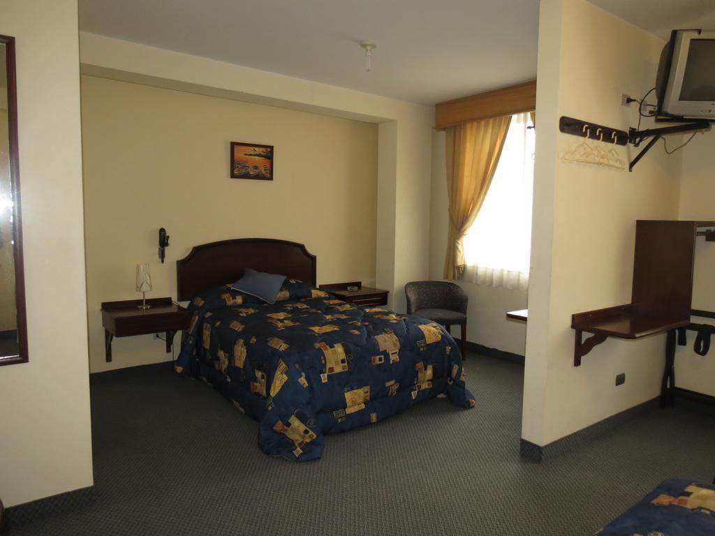Hotel Plaza Mayor Lima Cameră foto