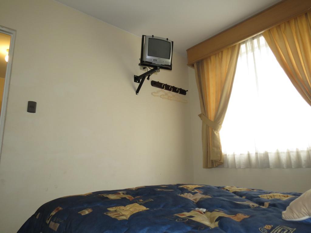 Hotel Plaza Mayor Lima Cameră foto
